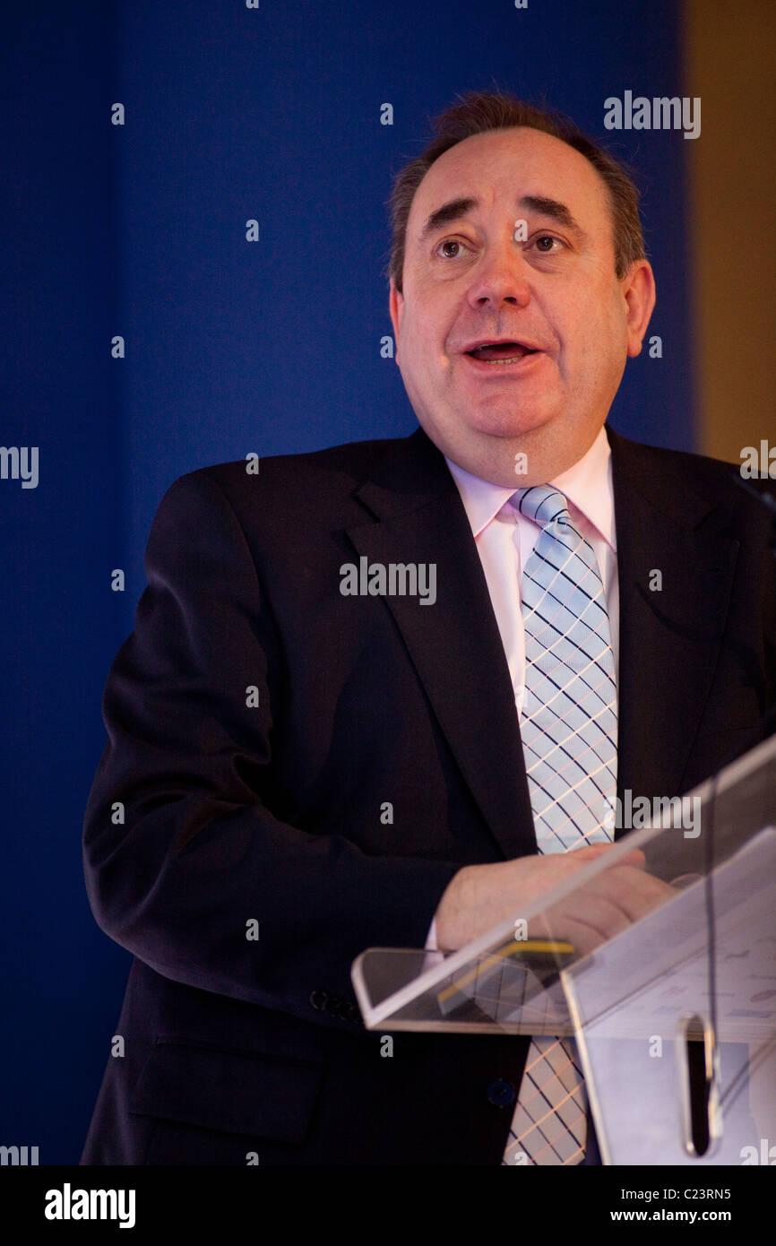 Scotland's Premier ministre Alex Salmond MSP fournit le discours-programme de l'énergie verte européenne écossais Conférence Centre Banque D'Images Scotland's Premier ministre Alex Salmond MSP fournit le discours-programme de l'énergie verte européenne écossais Conférence Centre Banque D'Images