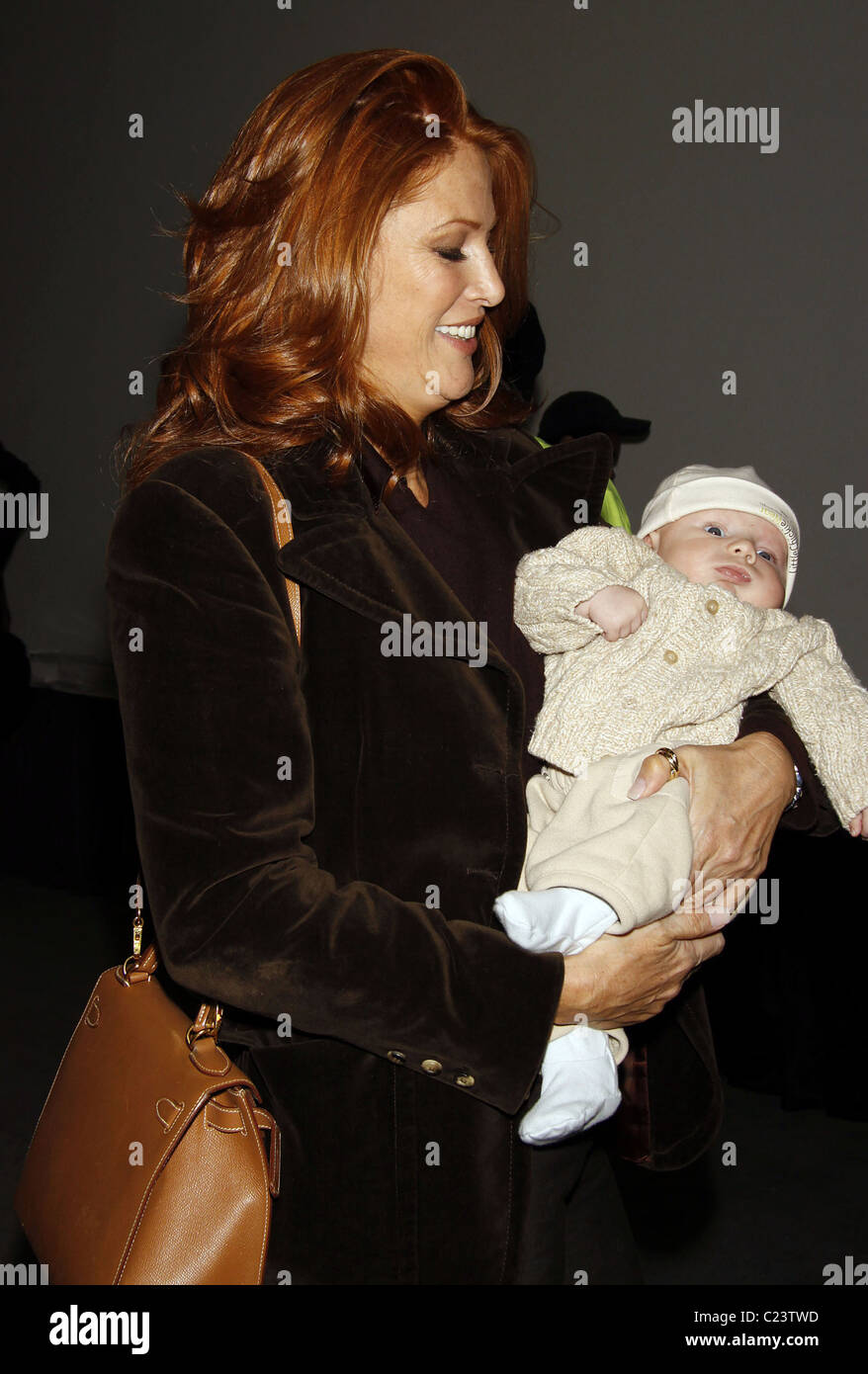 Angie Everhart et son fils Kayden Bobby Everhart Big Apple Comic Con 2009 Pier 94 à New York City, USA - 16.10.09 Banque D'Images