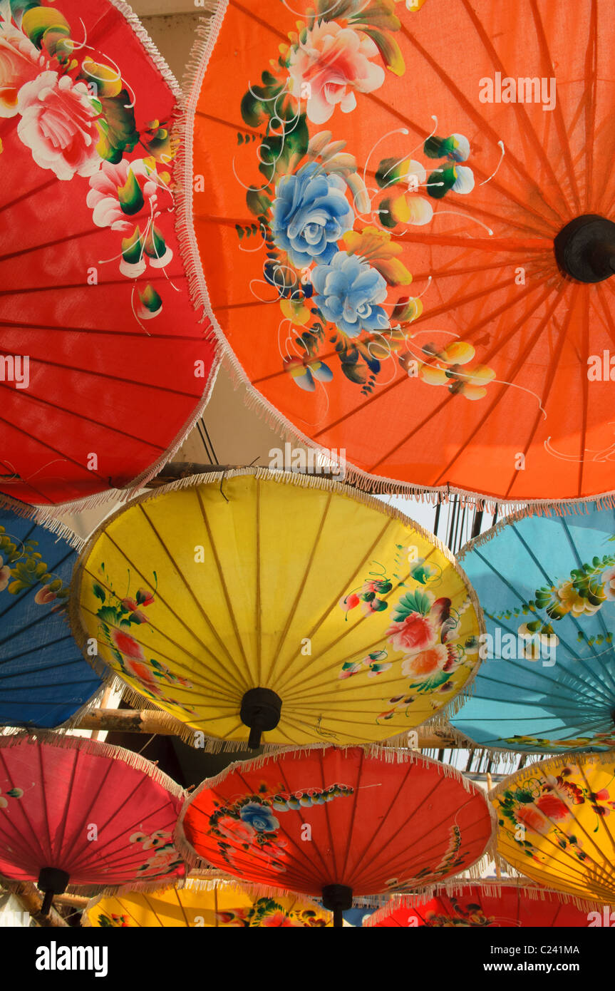 Bambou colorées parasols à la Bo Sang Umbrella Village près de Chiang Mai, Thaïlande Banque D'Images