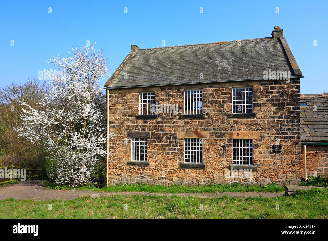 Worsbrough Mill Museum, un groupe de travail du 17ème siècle moulin à maïs, eau powered Worsbrough Bridge, Barnsley, South Yorkshire, Angleterre, Royaume-Uni. Banque D'Images