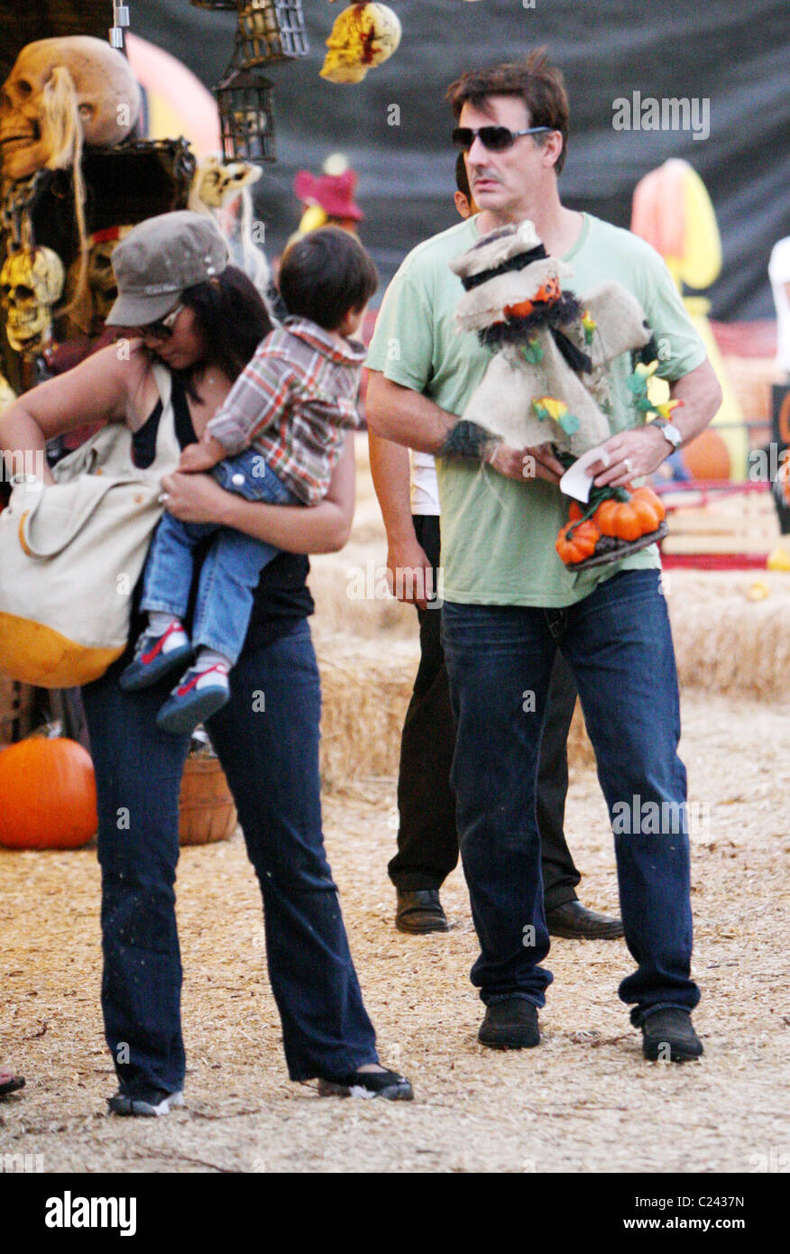 Chris Noth,Tara Wilson et leur fils Orion Christopher visiter M. Bones
