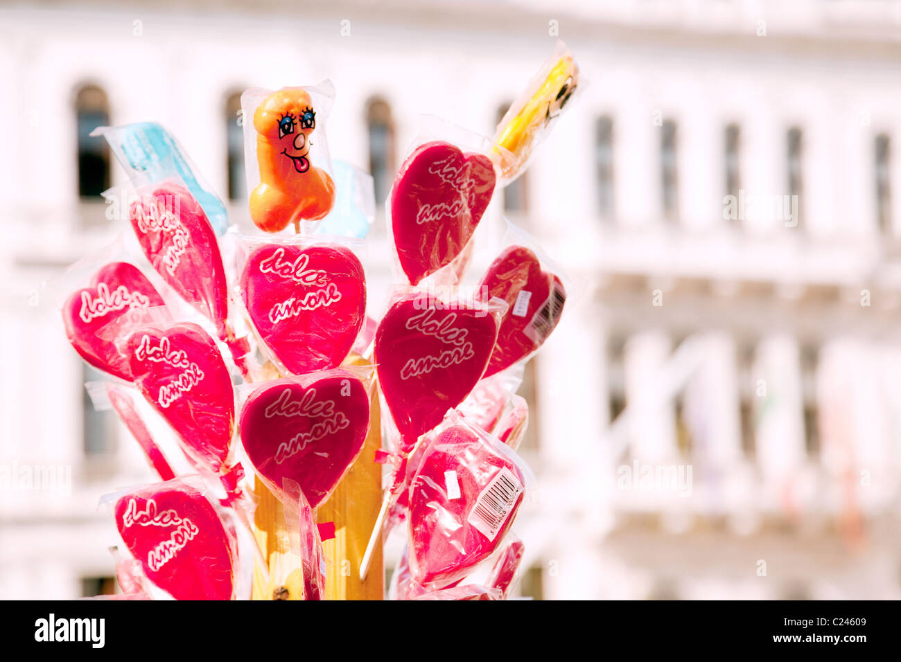 Sucettes sucrées à vendre à Venise, Italie Banque D'Images