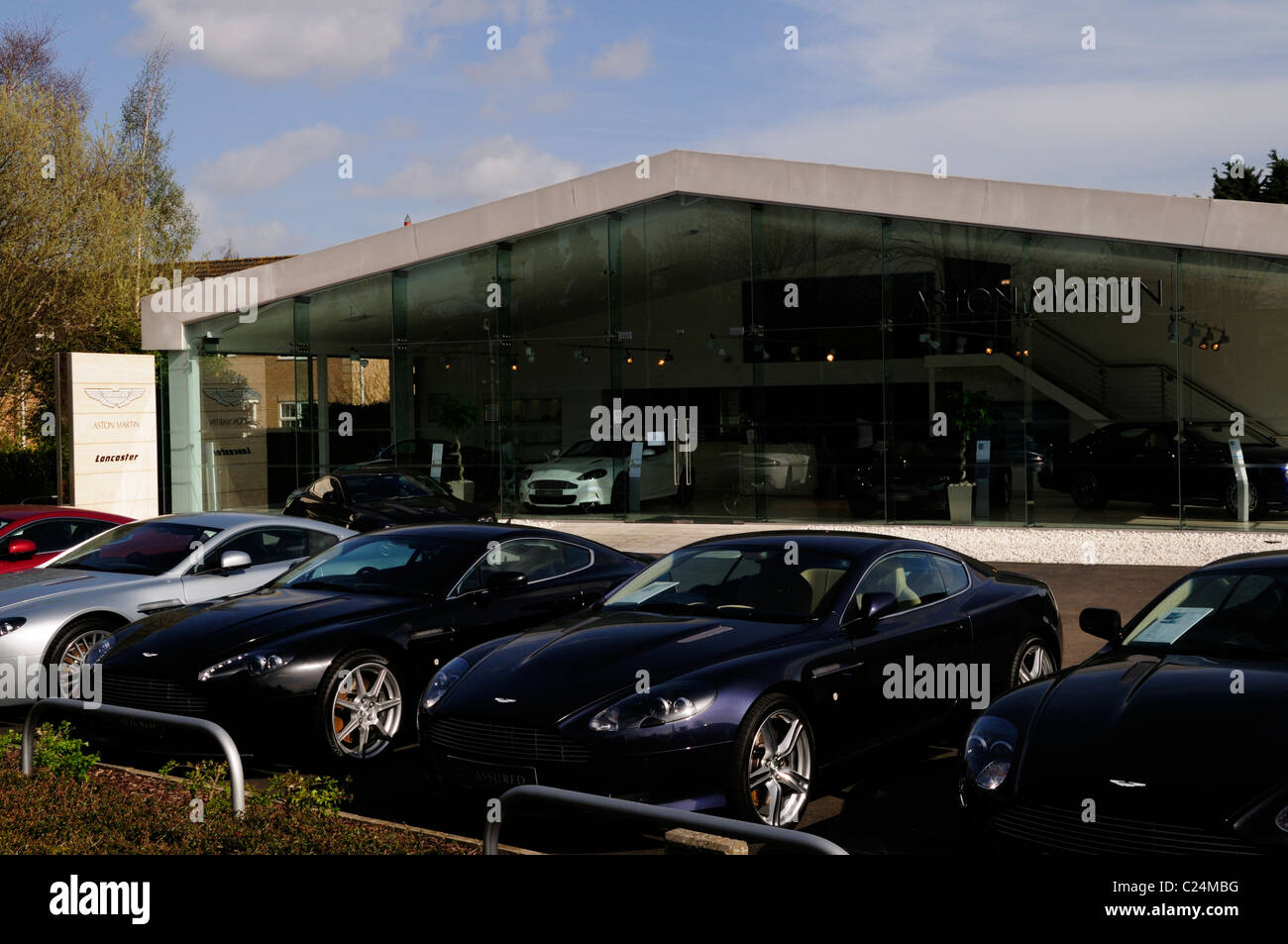 Aston Martin Lancaster, concessionnaire de voiture Harston, Cambridgeshire, Angleterre, RU Banque D'Images
