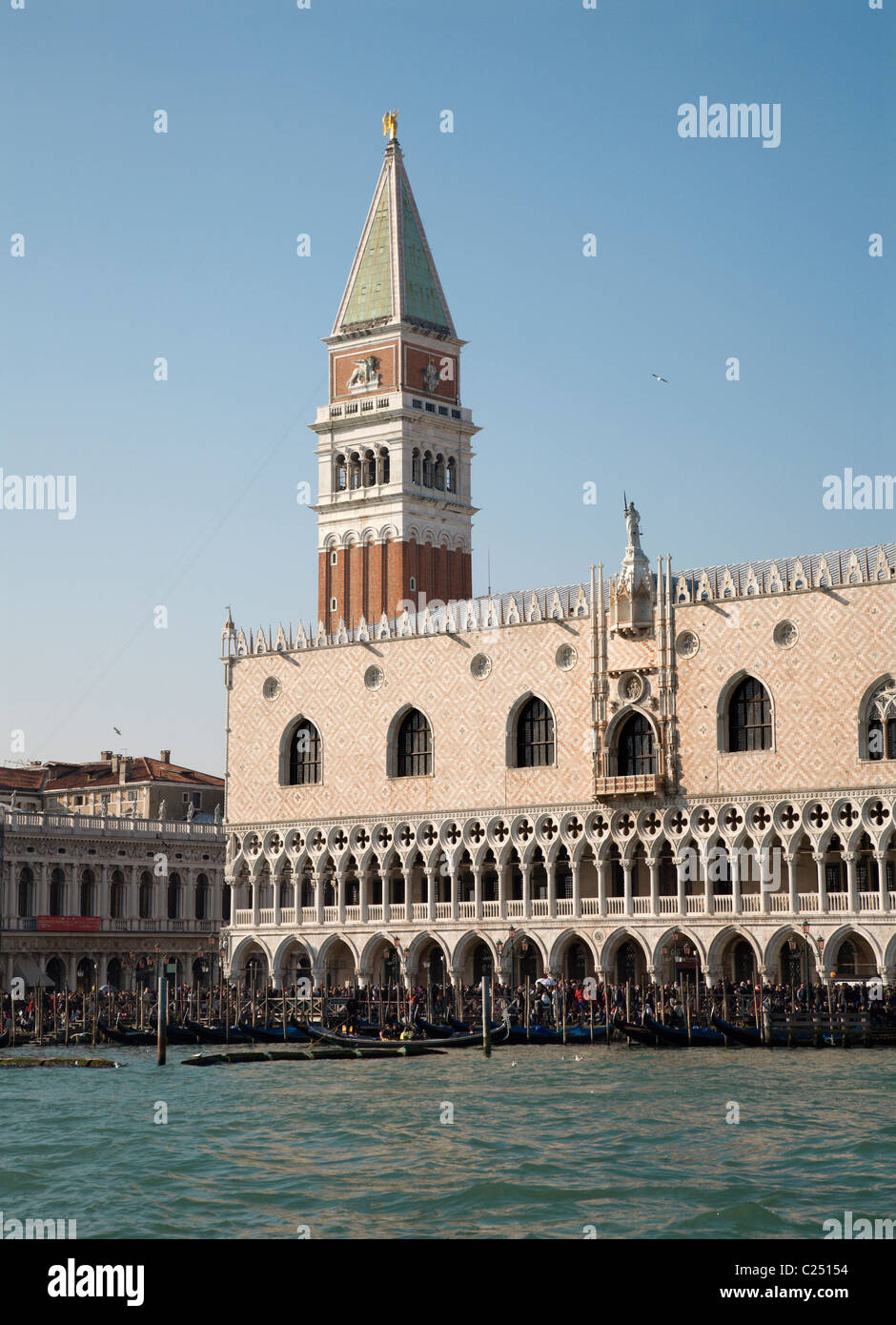 Venise - Palais des Doges et son clocher de lagoon année Banque D'Images