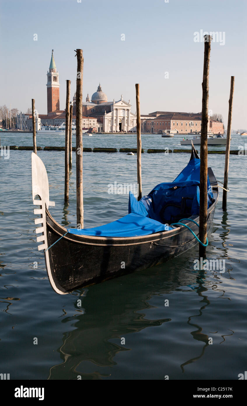 Venise - San Giorgio Maggiore et gondola Banque D'Images