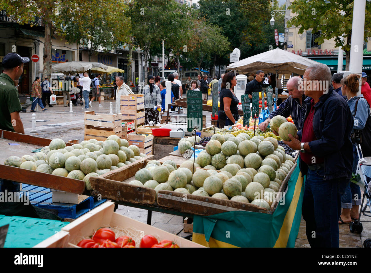Le marché de fruits et légumes de Thoulon, Var, Provence, France. Banque D'Images