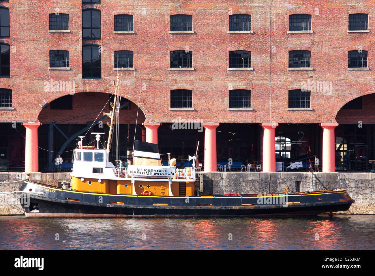 Un vieux remorqueur, le Musée Maritime de la publicité à l'Albert Dock, Liverpool Banque D'Images