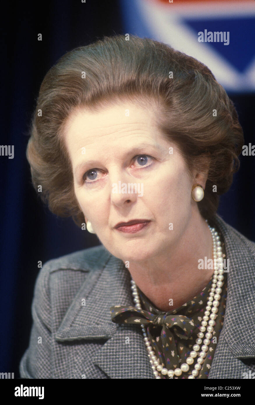 Mme Margaret Thatcher portrait 1983 Conférence générale de presse électorale Londres Royaume-Uni années 1980. HOMER SYKES Banque D'Images