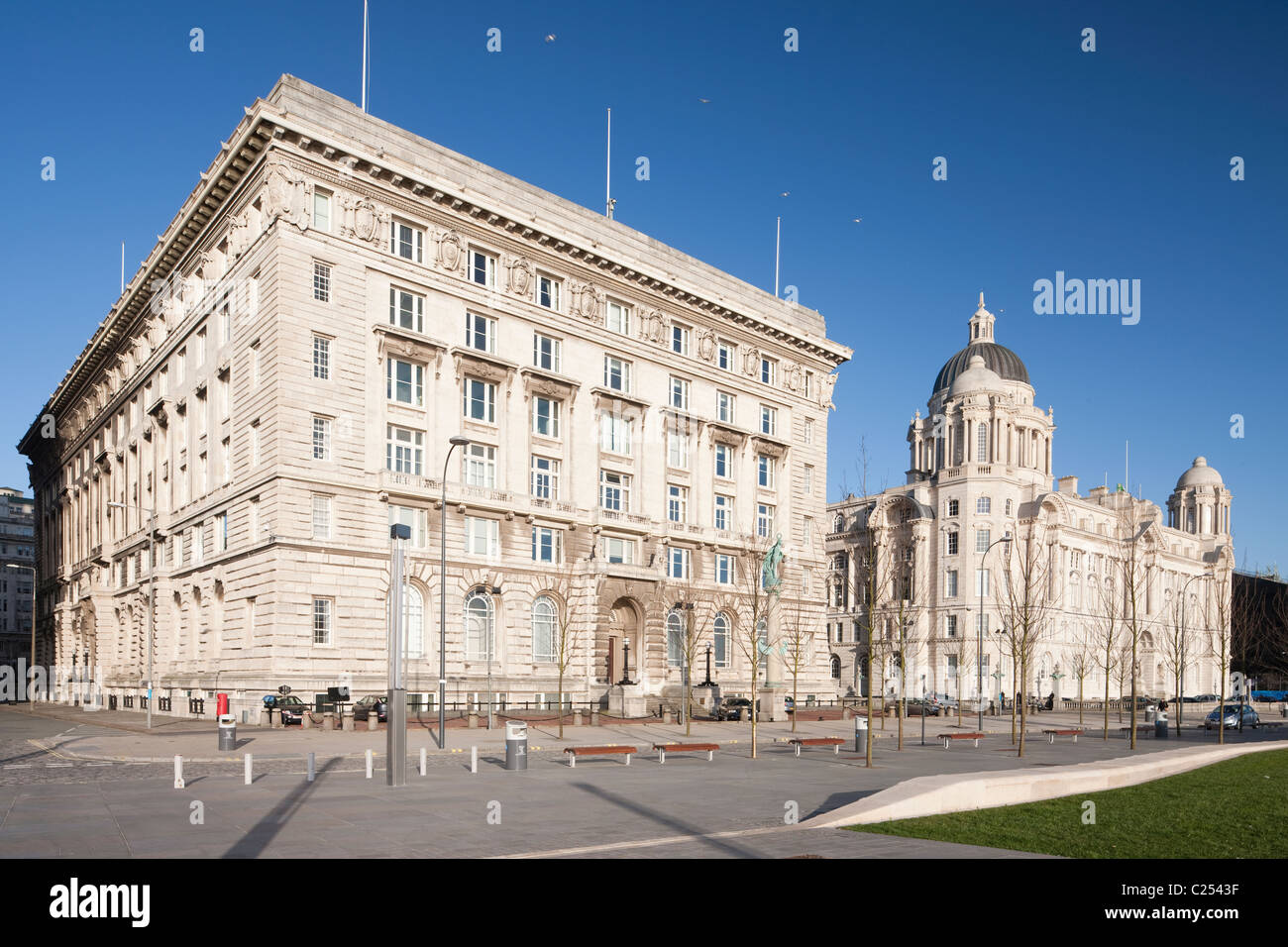 Cunard Building et le port de Liverpool Building à Pier Head, Liverpool Banque D'Images