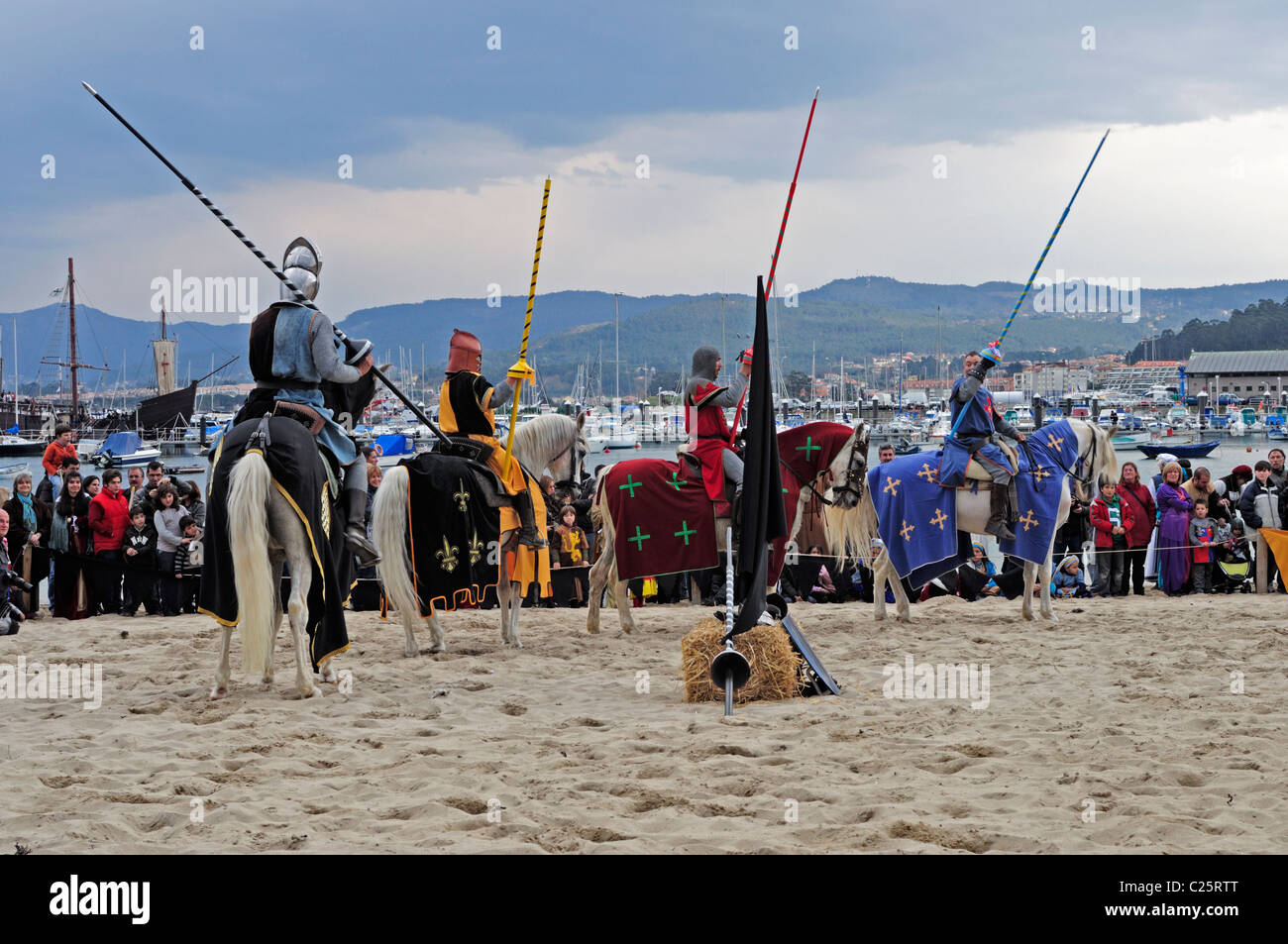 Jeux médiévaux dans La Arribada commémoration. Baiona, Pontevedra, Galice, Espagne. Banque D'Images