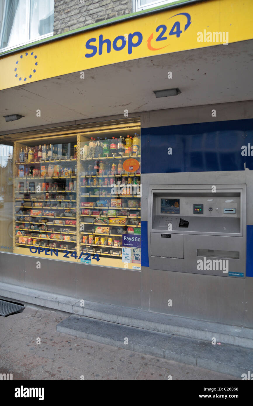 Une réception automatique 24h machine distributrice d'aliments  (automatenshop ou distributeur shop) à Furnes, Flandre occidentale,  Belgique Photo Stock - Alamy