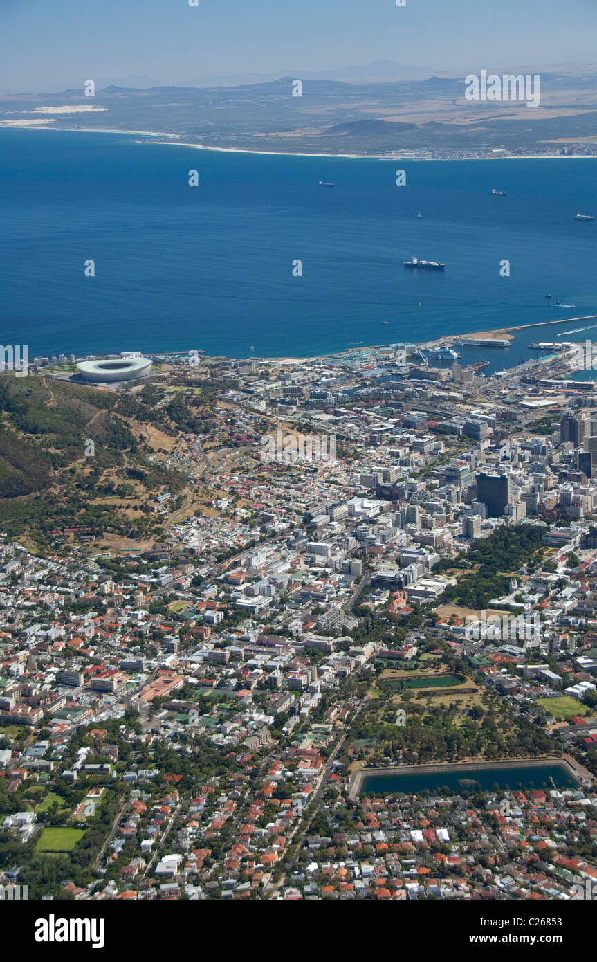 L'Afrique du Sud, Cape Town, Table Mountain. Vue de la ville du Cap et Table Bay à partir du haut de la Montagne de la table. Banque D'Images