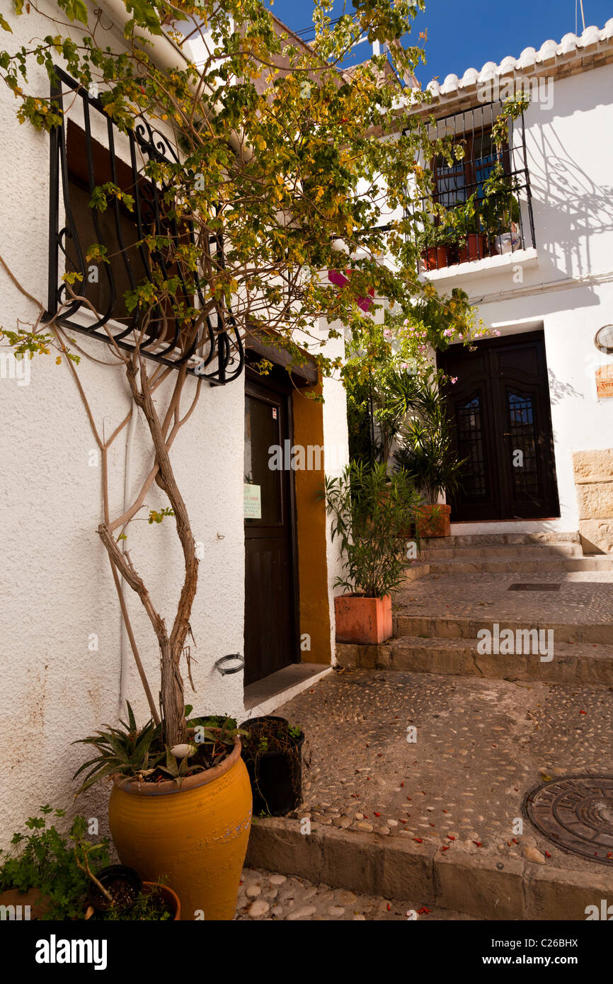 Les rues pittoresques de la vieille ville d'Altea, vue verticale Banque D'Images