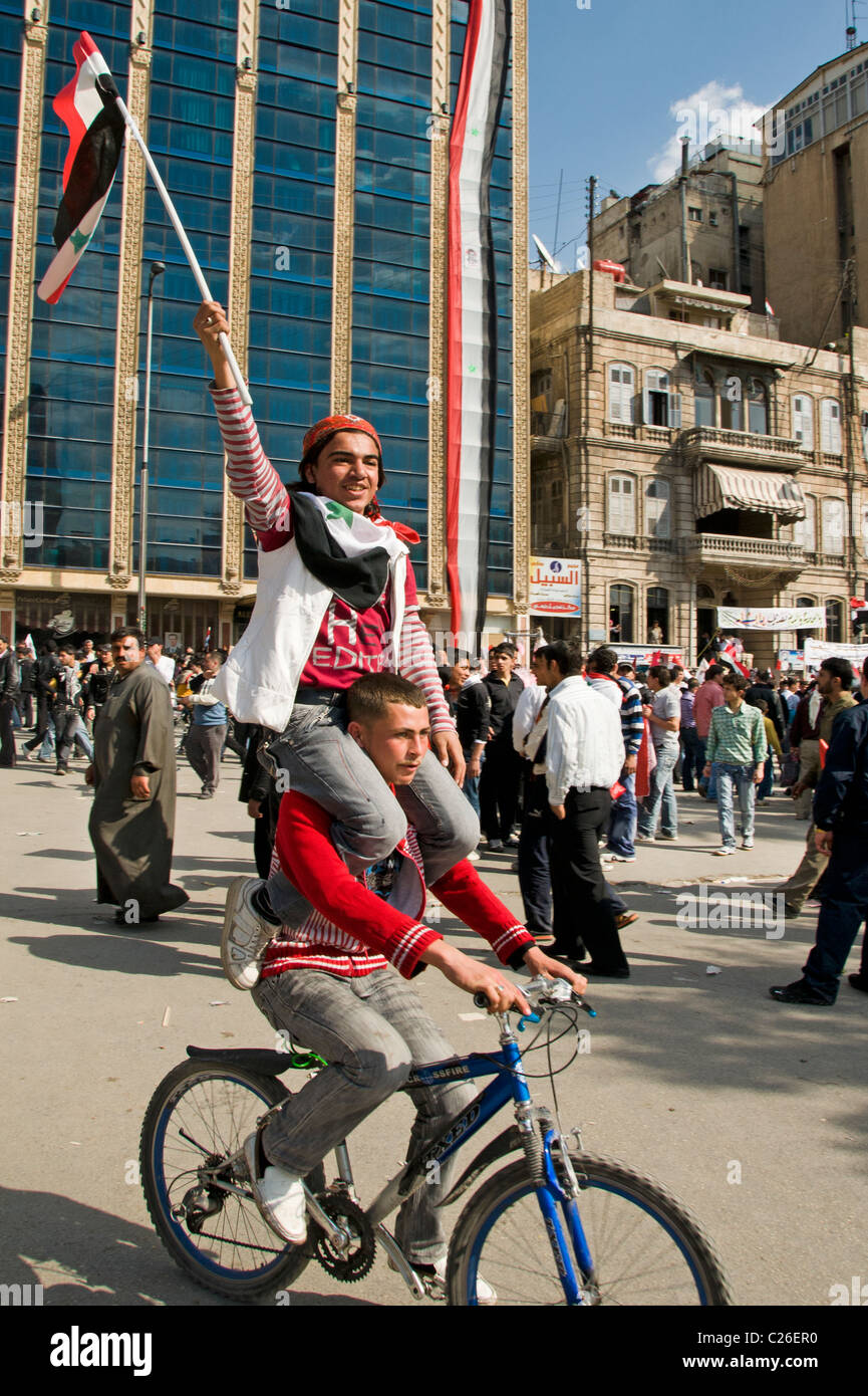 Manifestation pro syrien Bachar Al Assad révolution guerre Alep portrait Banque D'Images