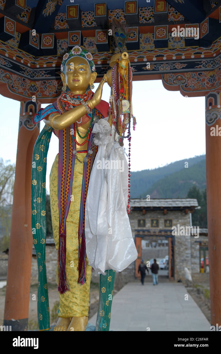 Une statue au National Memorial Chorten à Thimphu, Bhoutan Banque D'Images