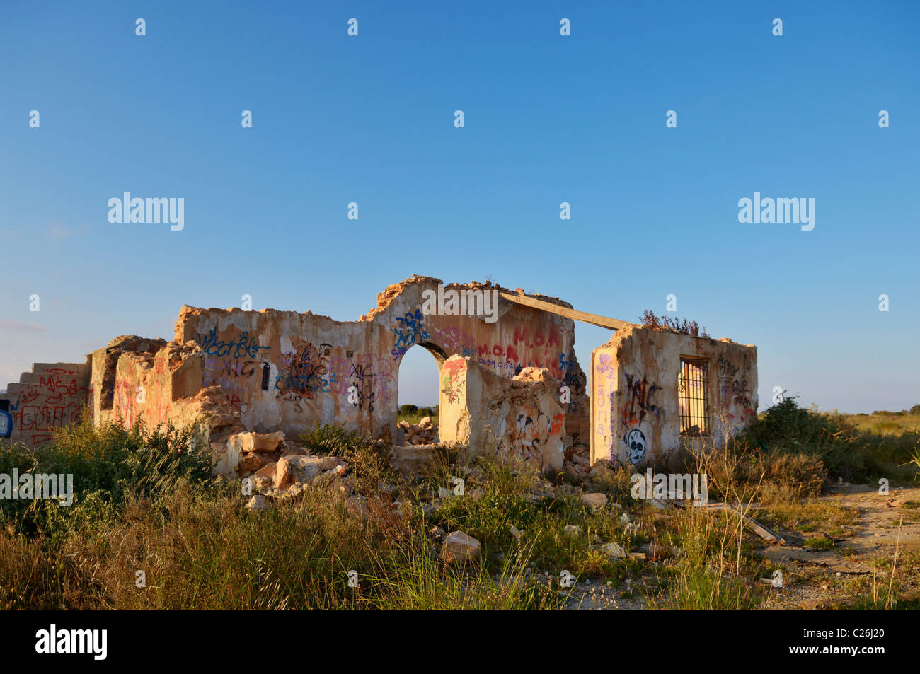 Abandonné et vandalisé villa près de Torrevieja, Alicante Province, Spain. Banque D'Images