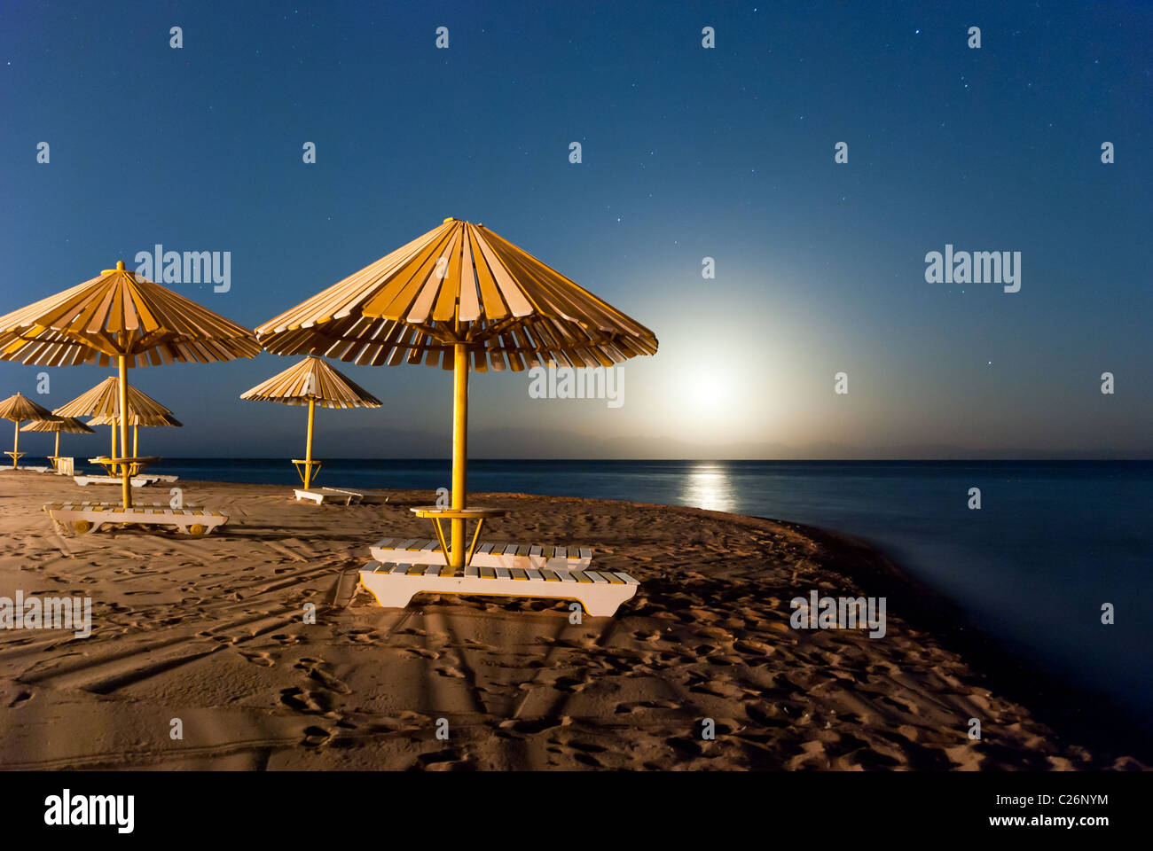 Moonshine dans le golfe d'Aqaba - Dahab, péninsule du Sinaï, Égypte Banque D'Images
