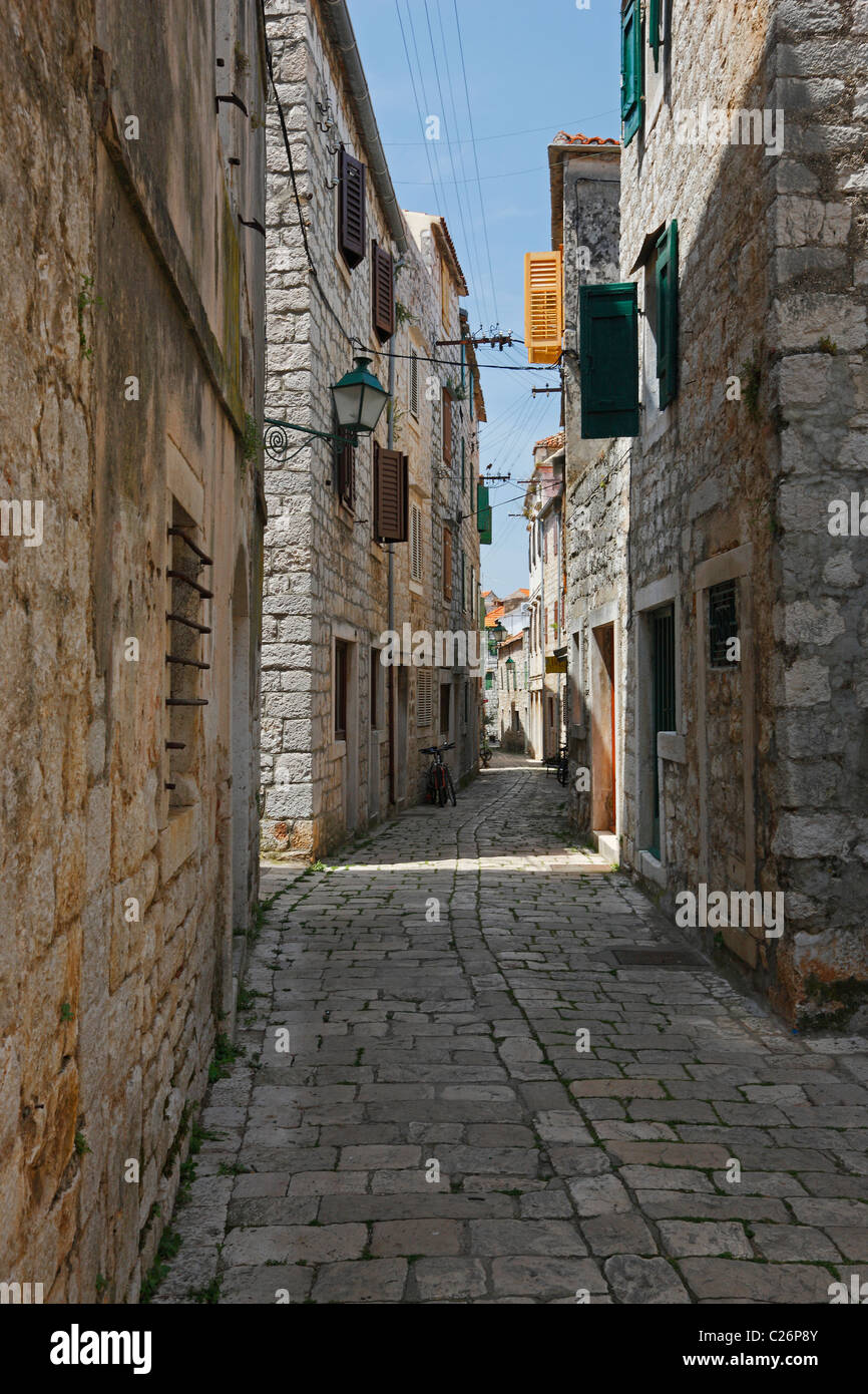 Old street dans la vieille ville de Stari Grad. Banque D'Images