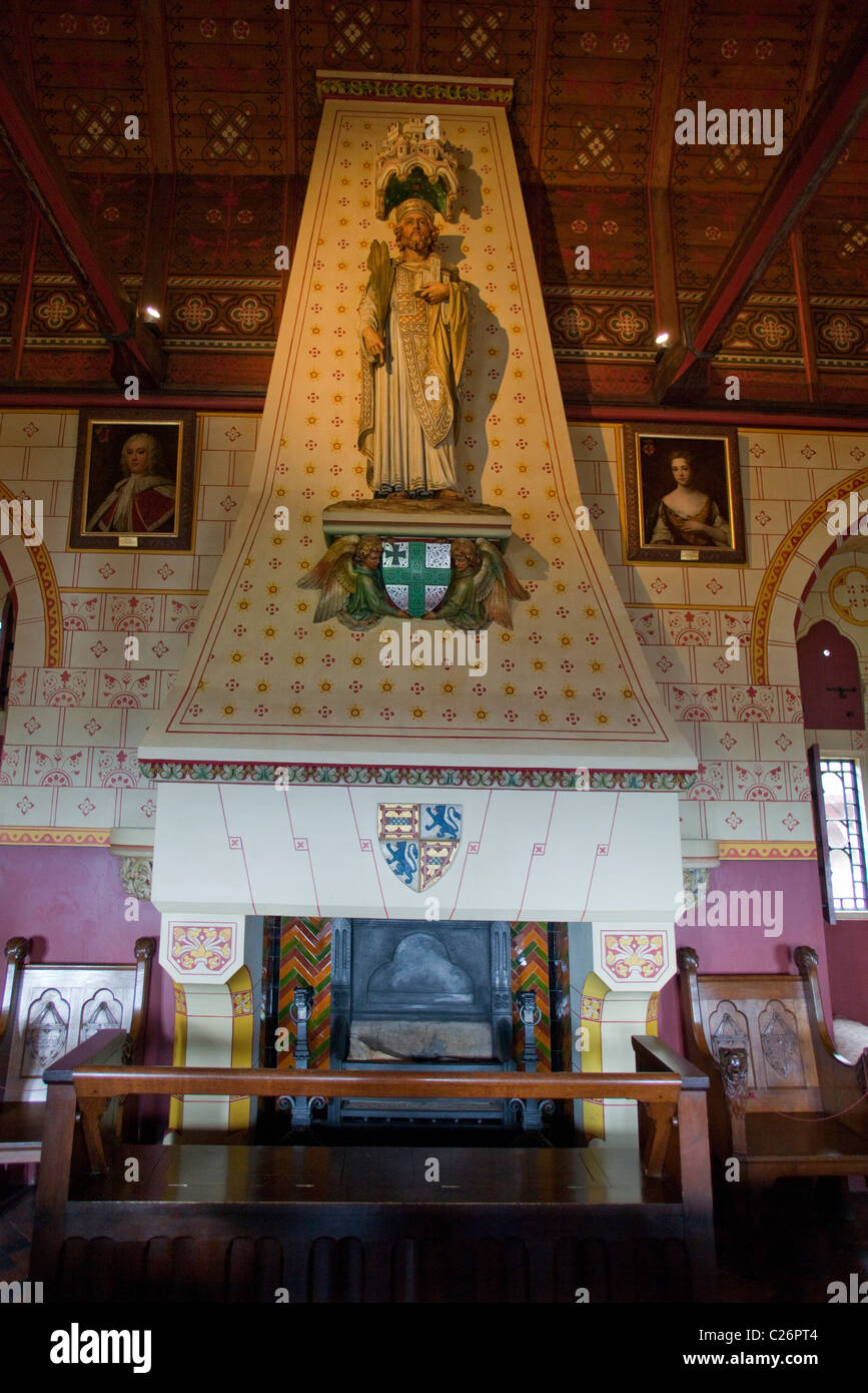 Cheminée dans la salle à manger à Cardiff au Pays de Galles UK Castell Coch 117232 Castell Coch Banque D'Images
