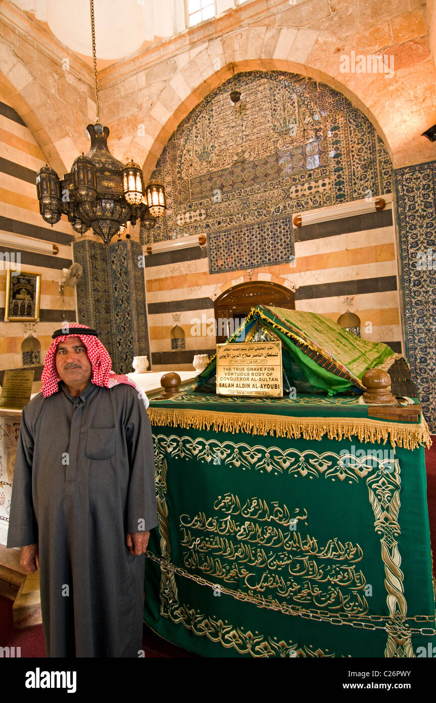 Mausolée de Saladin (Salah ad Din ) à côté de la mosquée des Omeyyades de Damas Syrie musulmane Vieille Ville Banque D'Images