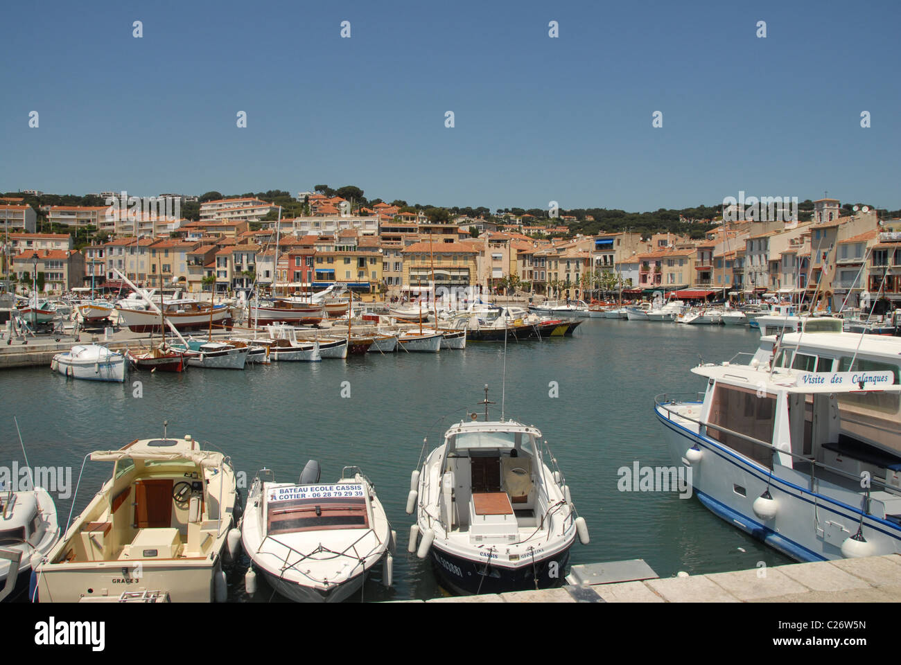 France / Provence / Bouches du Rhône : le port protégé de la Méditerranée ville de pêche et station balnéaire de Cassis Banque D'Images