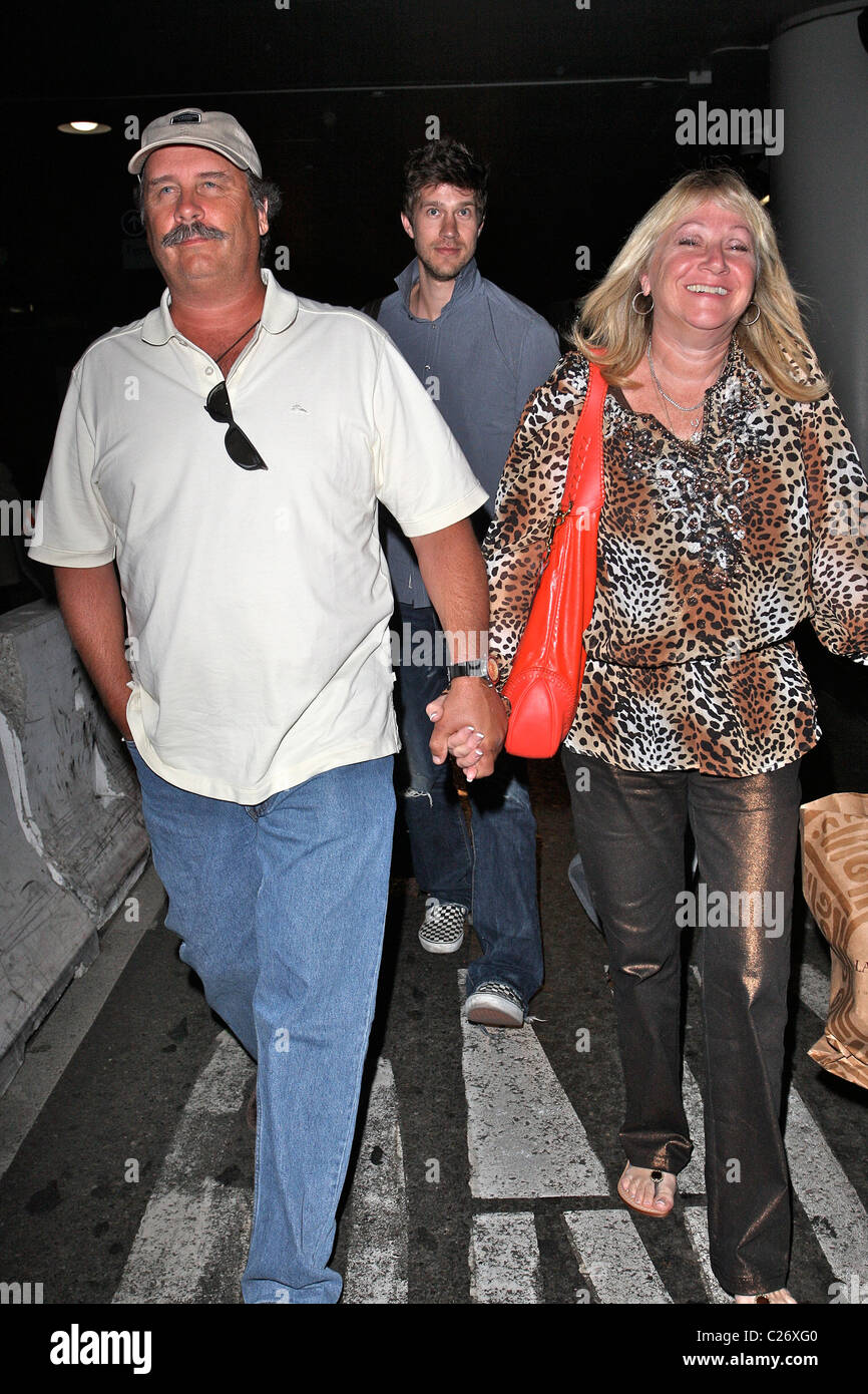 Mike Tisdale, Scott lance et Lisa Tisdale Ashley Tisdale revient à la