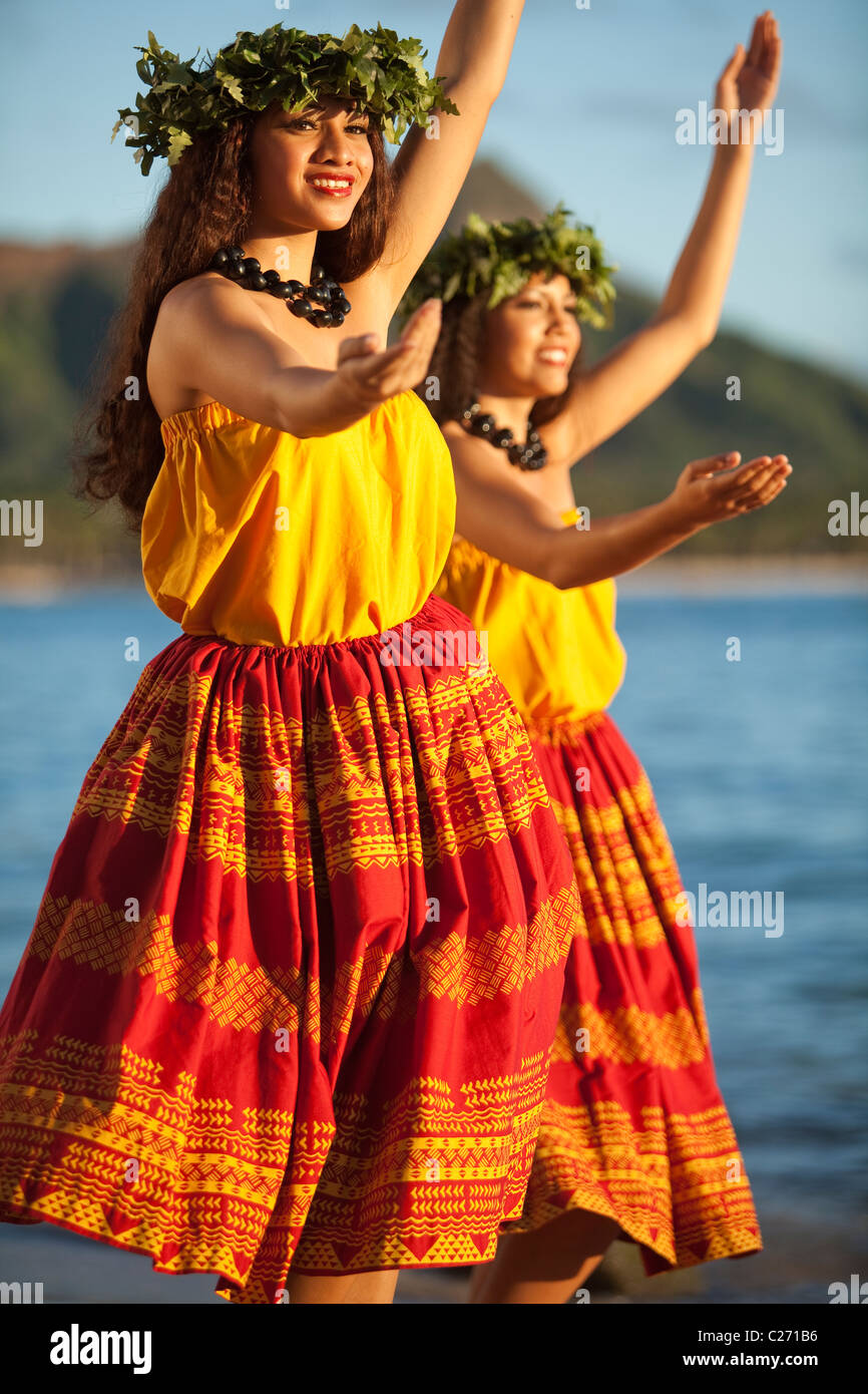Alii Kai danseurs sur Waikiki Beach Banque D'Images