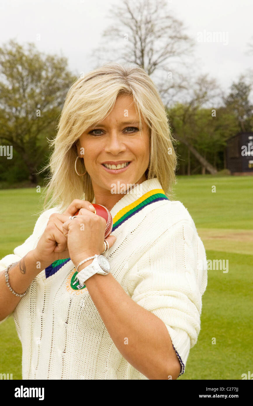 Samantha Fox, également connu sous le nom de Sam Fox lors d'un match de cricket de Bunbury Banque D'Images