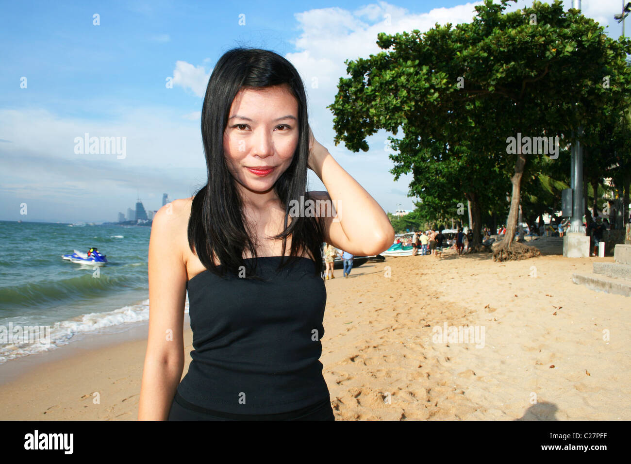 Asian girl sur la plage sud de Pattaya en Thaïlande. Banque D'Images