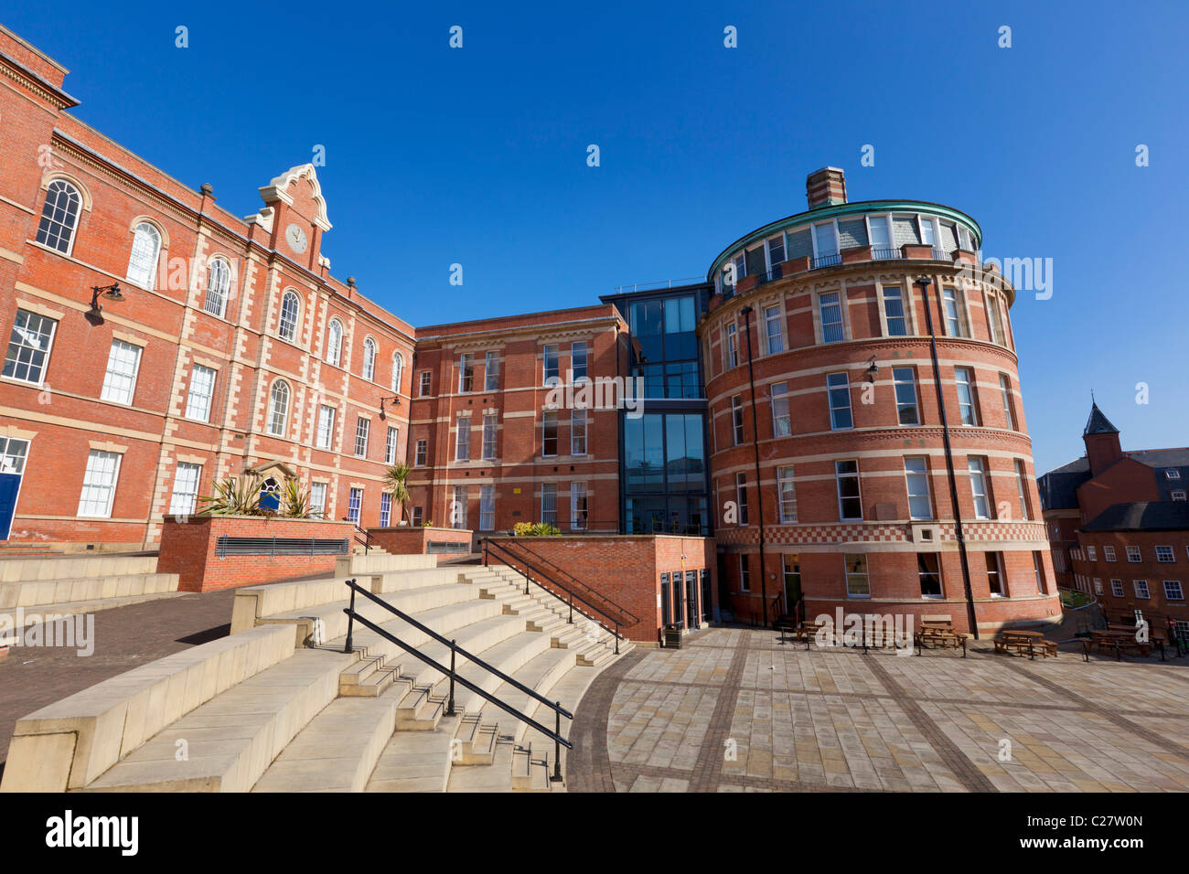 Le pub et restaurant Roundhouse de Royal Standard place était The Old General Hospital Nottingham Angleterre Royaume-Uni GB Europe Banque D'Images