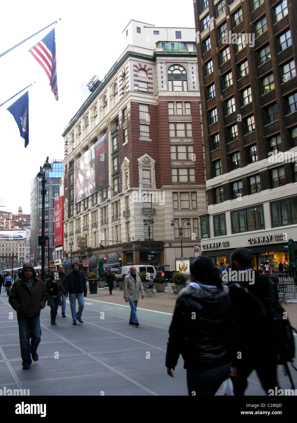 Scène de rue menant au grand magasin Macy's, New York City, USA Banque D'Images
