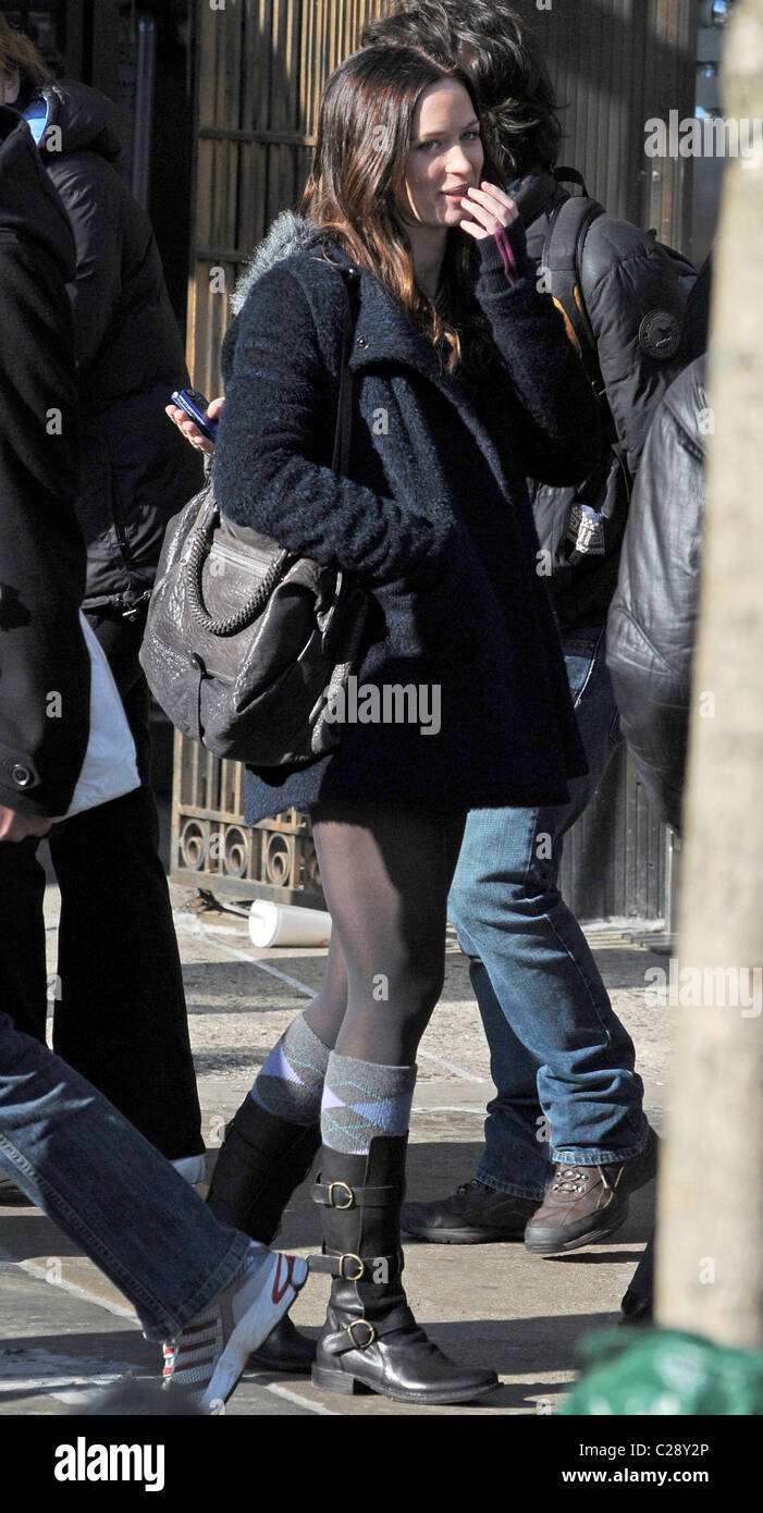 Emily Blunt sur le plateau de tournage de 'l'ajustement Bureau" en tournage  à Manhattan. La ville de New York, USA - 06.12.09 Photo Stock - Alamy