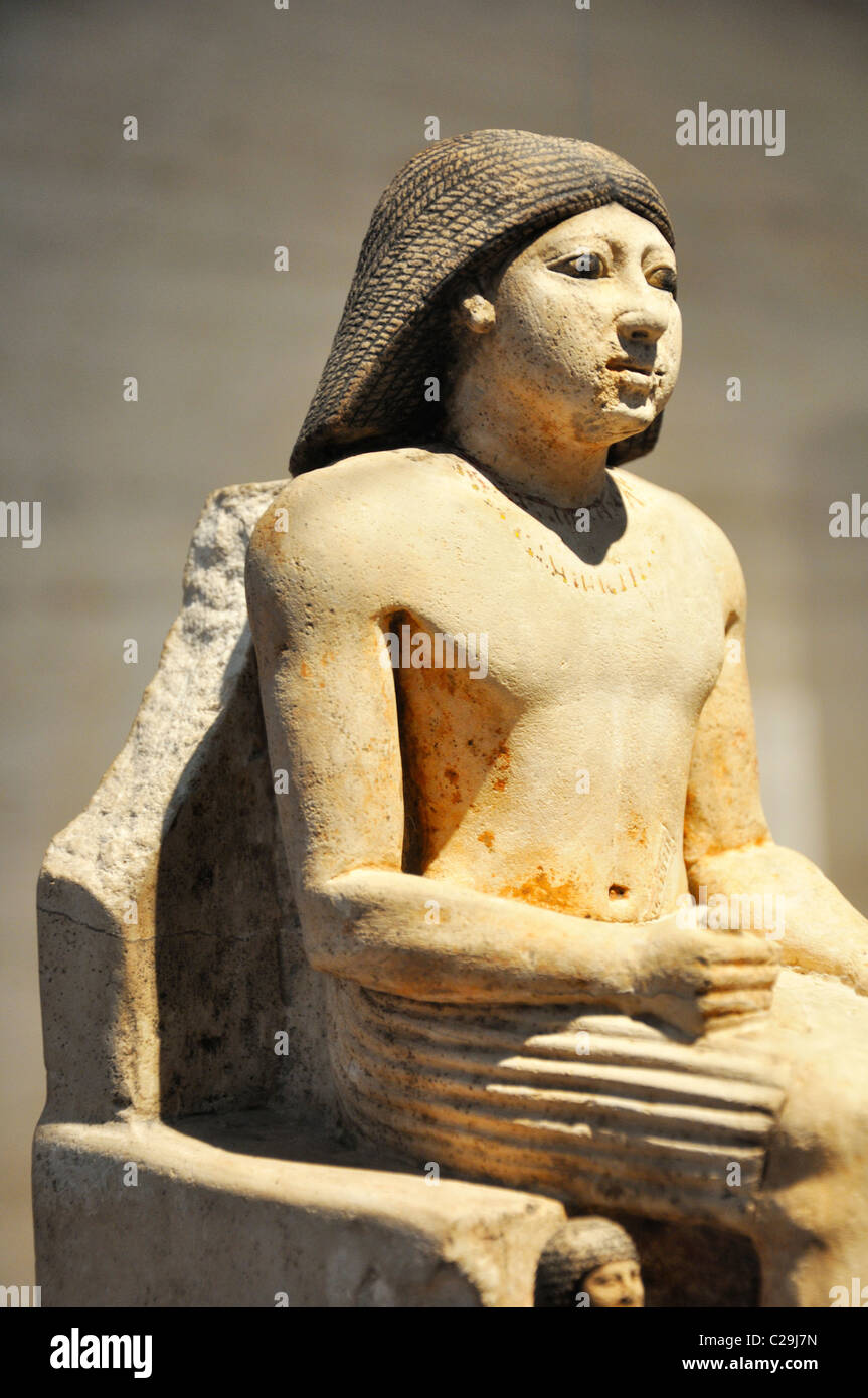 Statue de groupe Ka-nefer et sa famille, ch. 2465-2323 av. J.-C. L'Égypte, Saqqara, Ancien Empire, Ve dynastie Banque D'Images