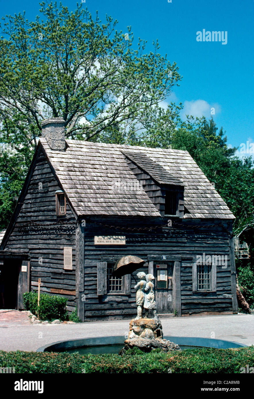 Construit de bois de cyprès et de cèdre rouge, cette structure des années 1700 à Saint Augustine, Florida, USA, est considérée comme la plus ancienne école en bois aux États-Unis. Banque D'Images