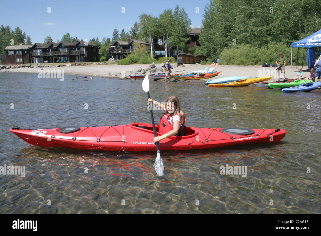 Les kayakistes à communes Beach Lake Tahoe City en Californie Banque D'Images