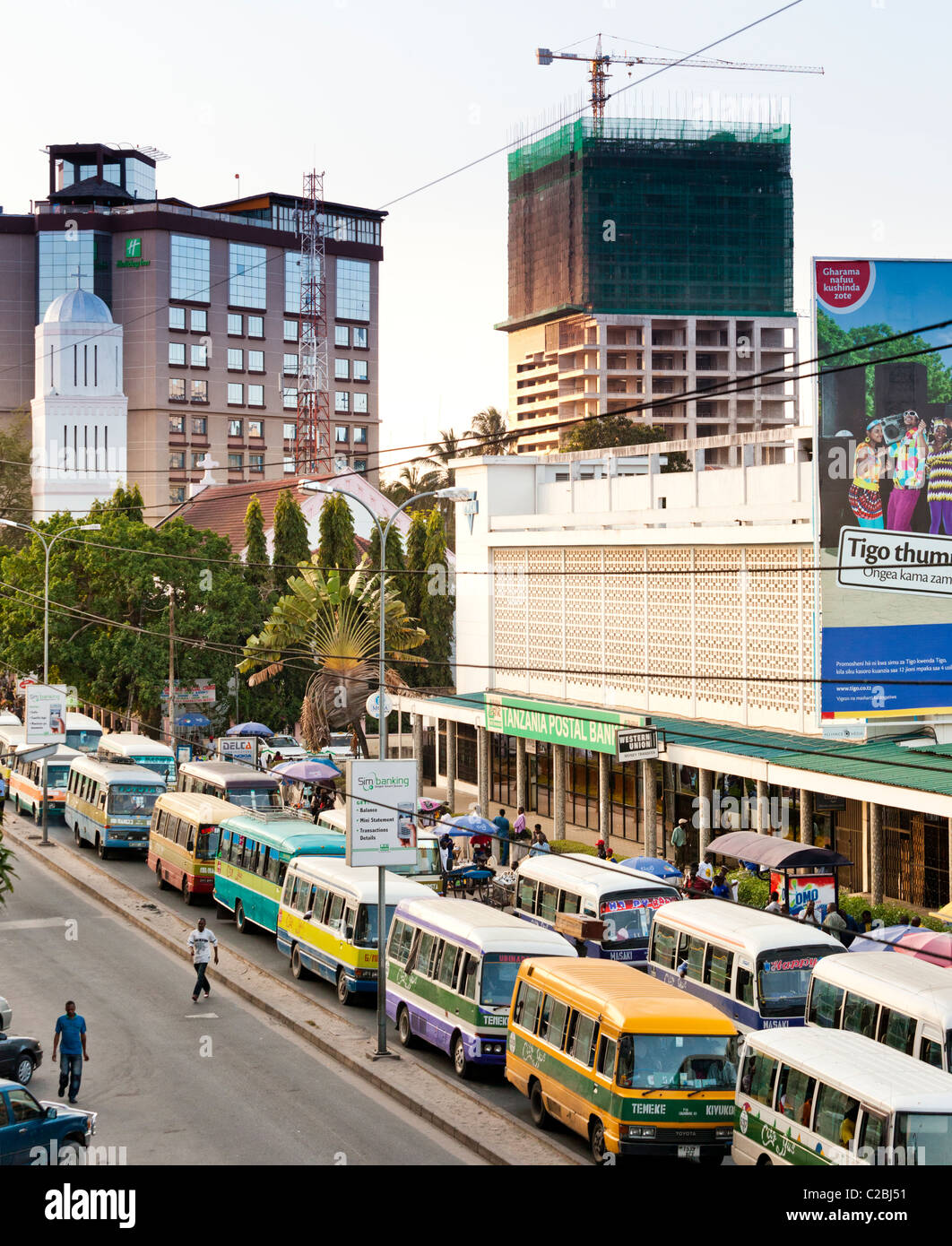 Vue aérienne de l'autobus en file d'attente. Dar es Salaam Tanzanie Banque D'Images