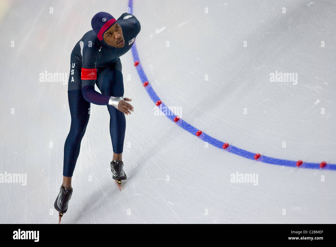 Shani Davis (USA), médaillé d'argent, la concurrence dans l'1500 mètres aux Jeux Olympiques d'hiver 2006, Turin, Italie Banque D'Images