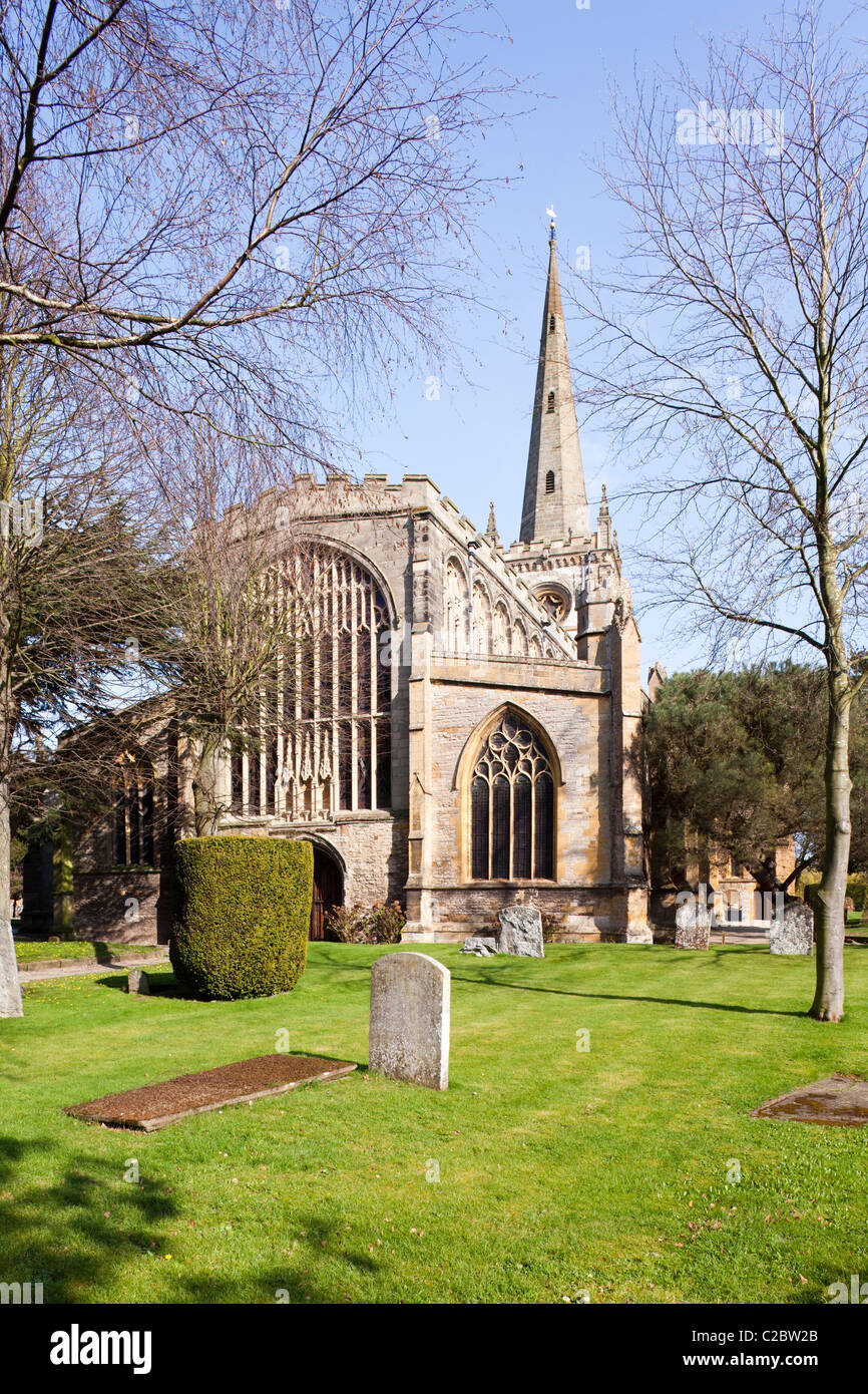 Le printemps à l'église Holy Trinity, Stratford upon Avon, Warwickshire - William Shakespeare et Anne sont enterrés ici Banque D'Images