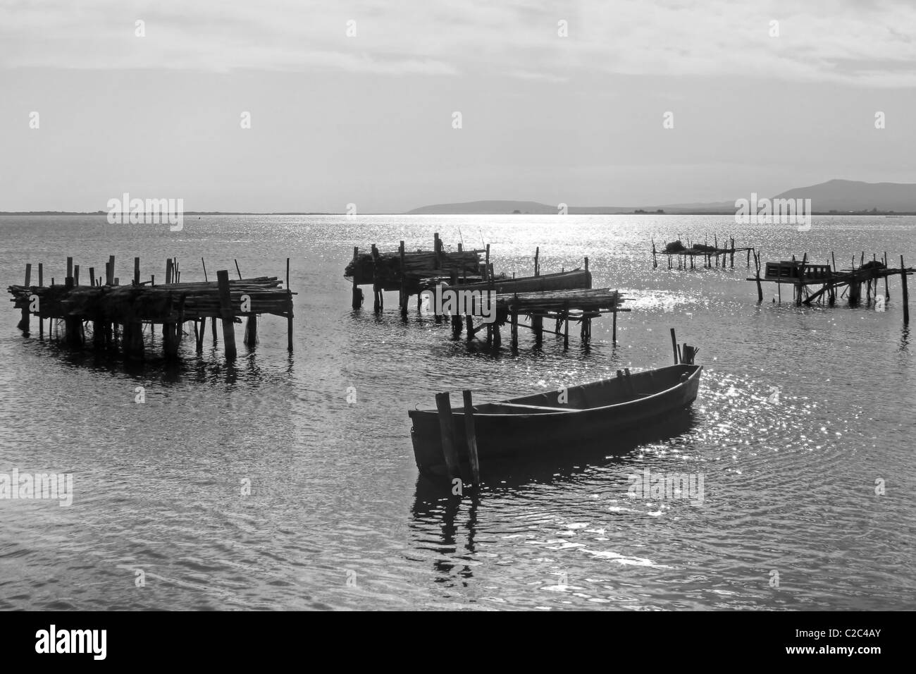 Bateaux sur la mer Adriatique dans le coucher du soleil Banque D'Images