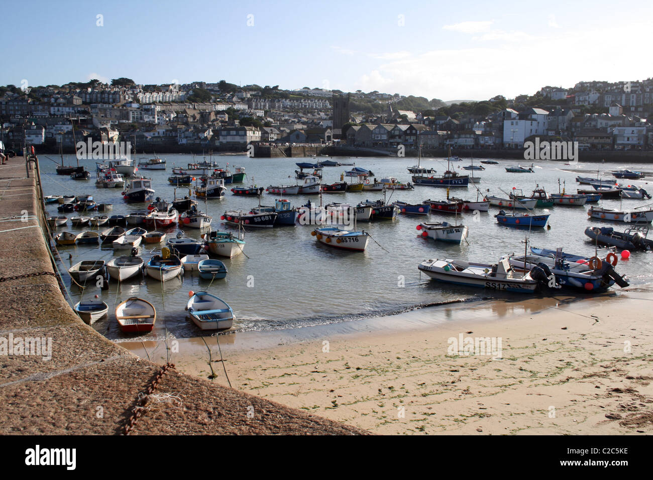 Bateaux de pêche dans le port de St Ives, Cornwall, Angleterre Banque D'Images