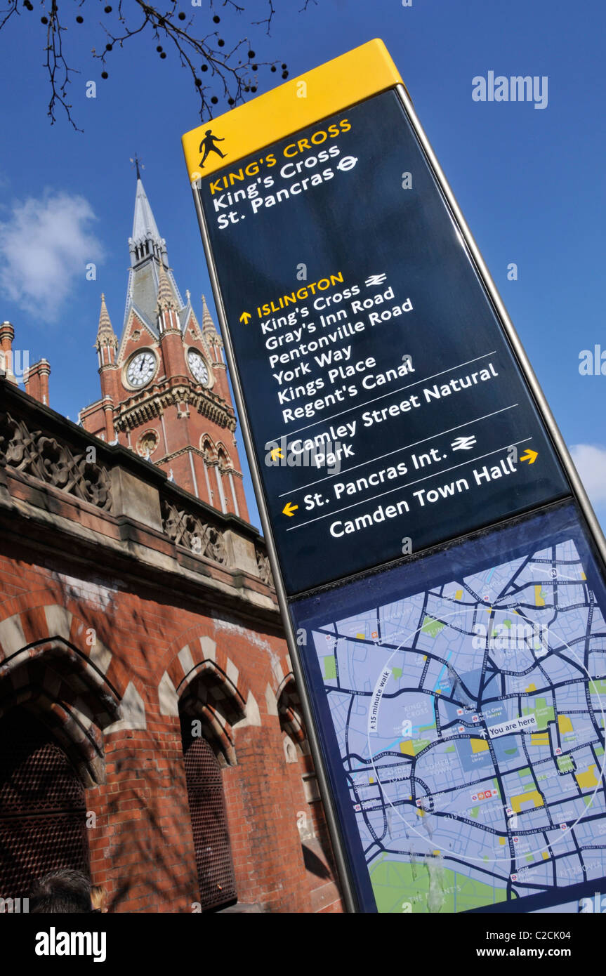 London Street Sign orientation lisible dans Euston Road près de la gare de King's Cross Banque D'Images