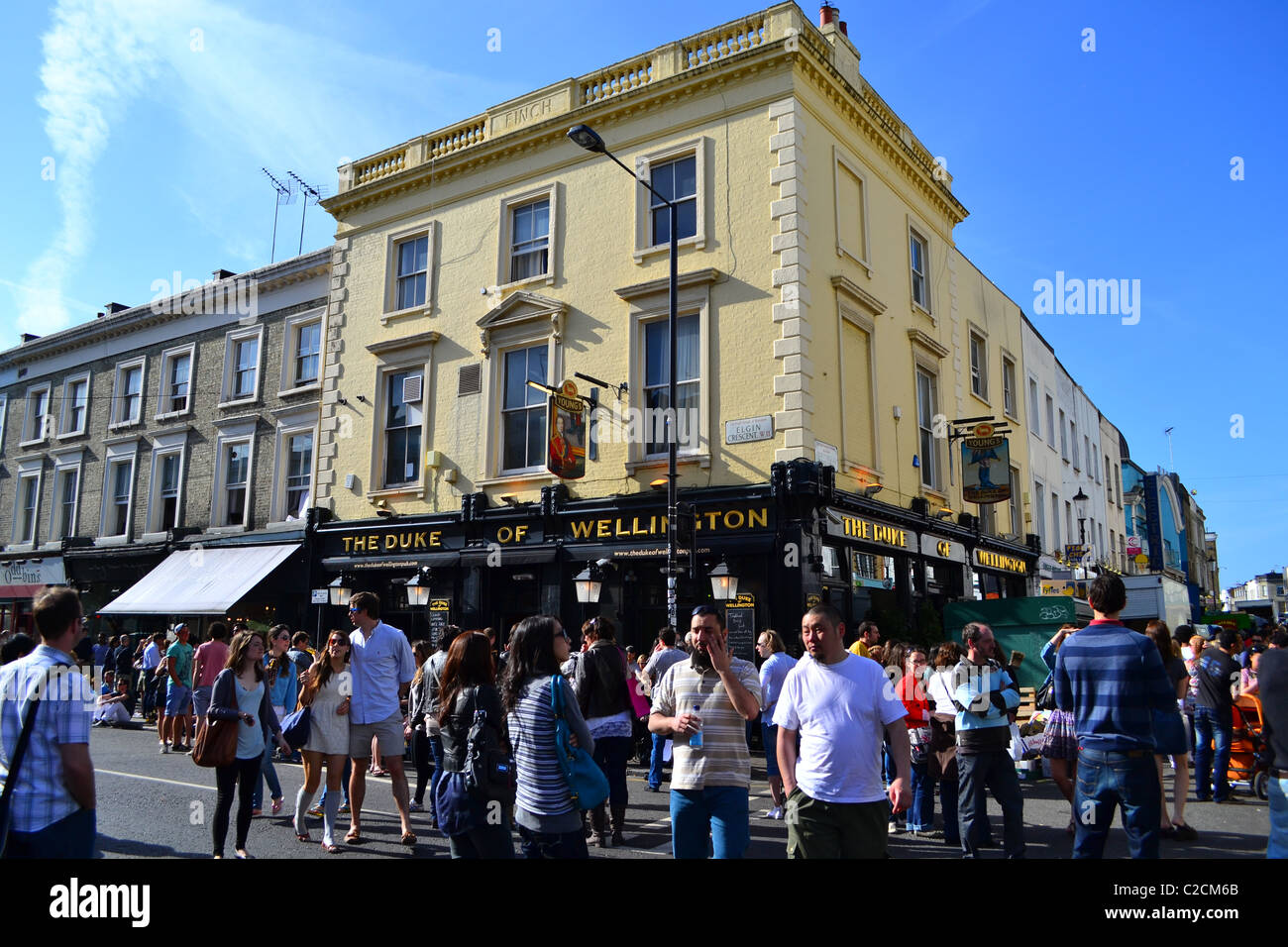 Portobello Road, Notting Hill, London, UK et euro TYRES LUCIS Banque D'Images