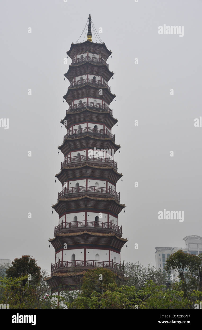 Vue de côté de la Pagode Chigang à Guangzhou, Guangdong, Chine, République populaire de Chine. Un site historique construit en 1619. Banque D'Images