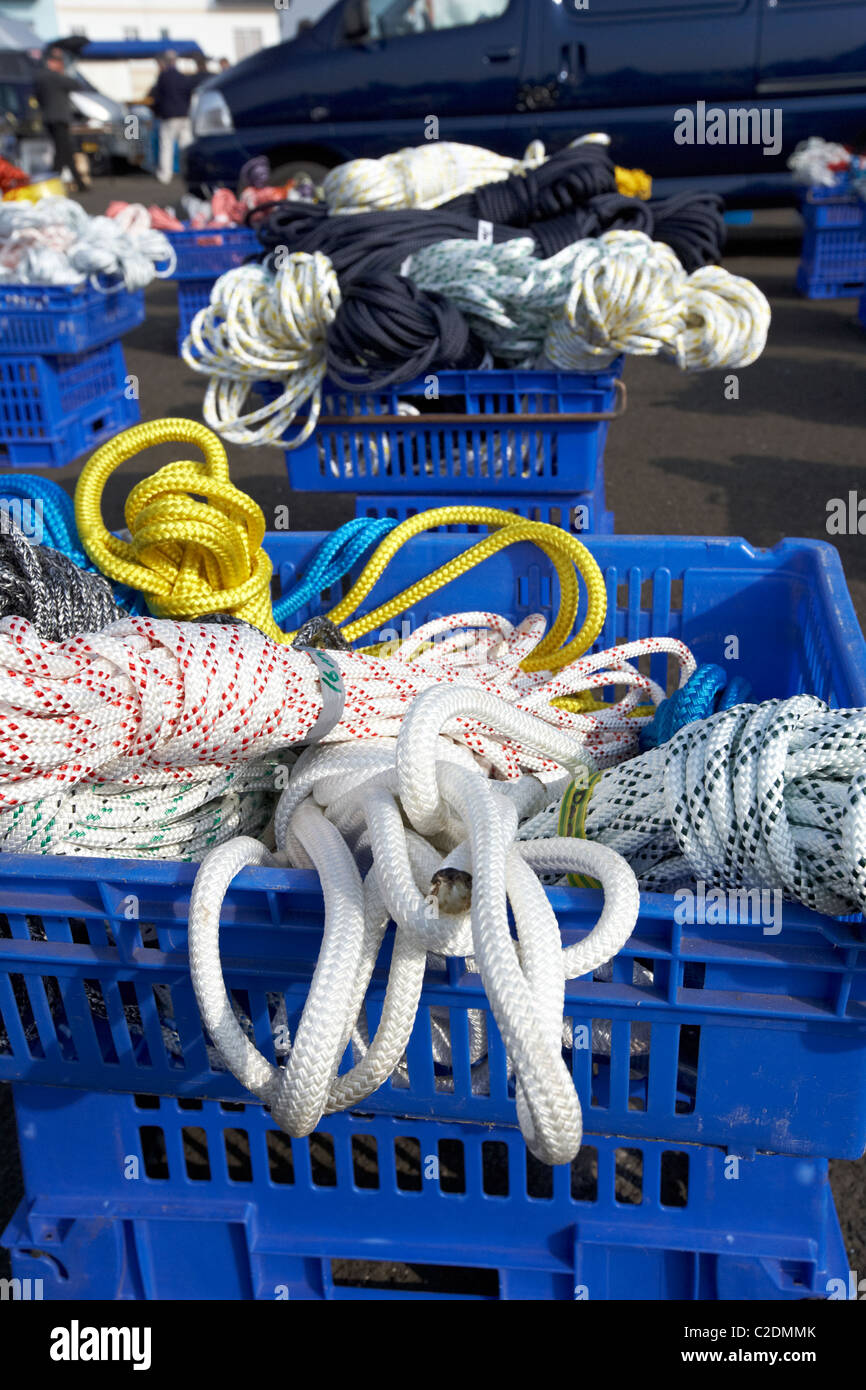 Caisses de cordes mixte à vendre à voile jumble sale au Royaume-Uni Banque D'Images