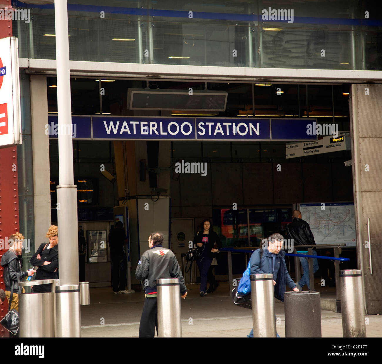 L'entrée du tube de la gare Waterloo London England Banque D'Images