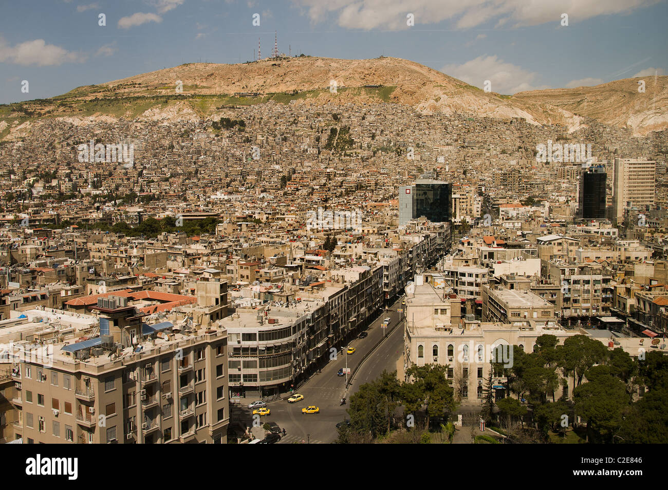 Ligne d'oiseaux du ciel horizon yeux eye view centre de Damas Syrie Syrie Ville Ville moderne Banque D'Images