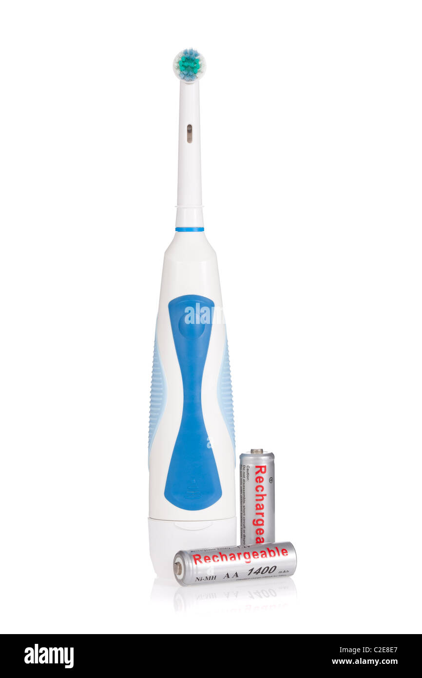 Brosse à dents électrique avec batteries rechargeables isolé sur fond blanc Banque D'Images