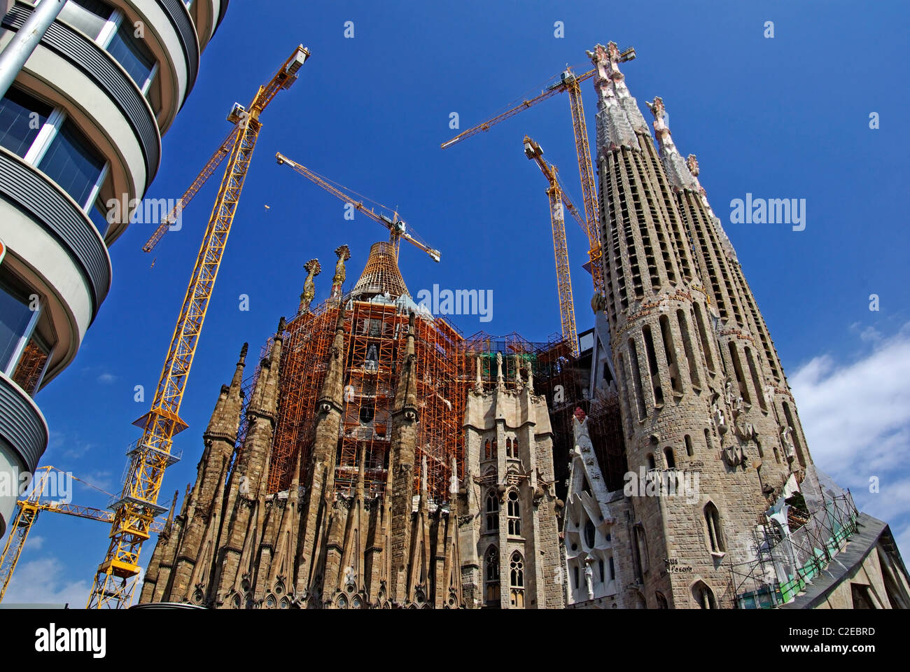 Appartements modernes et Sagrada Familia. Barcelone, Espagne. Banque D'Images