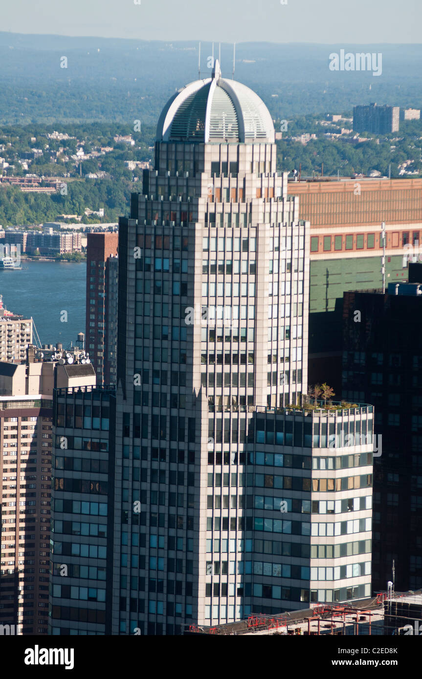 CitySpire Center, de West 56th Street vu du haut de la roche du Rockefeller Center, Manhattan, New York, USA, NEW YORK, NY, New York Banque D'Images