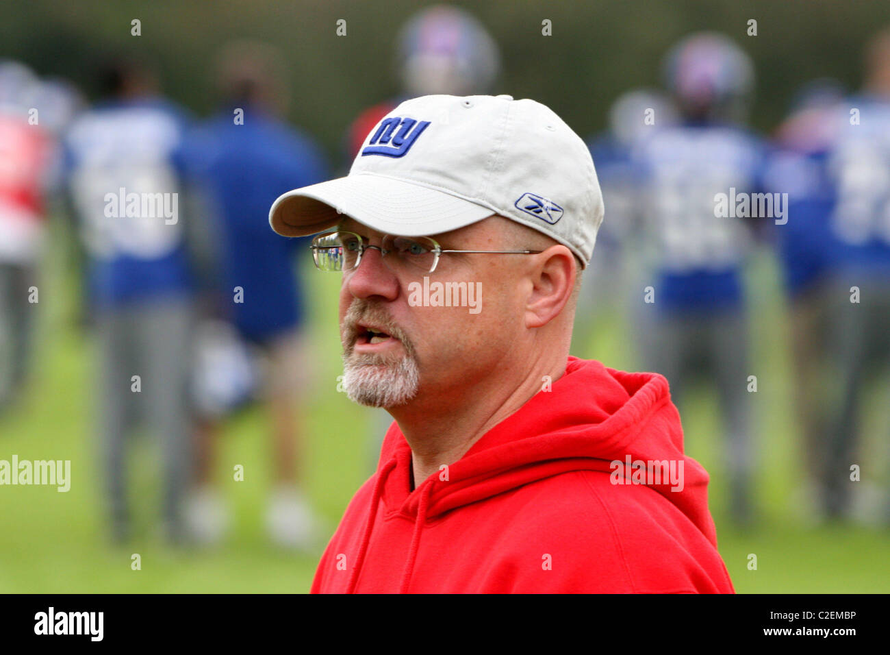 Jeremy Shockey New York Giants train at the Chelsea Football Club's  training facility in Cobham, Surrey before the New York Stock Photo - Alamy